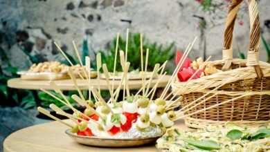 skewers, food, party, chunks, mozzarella, olives, celebration, appetizer, vegetables, dish, table, party, party, party, party, party