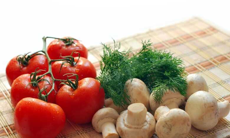 mushrooms, tomatoes, parsley