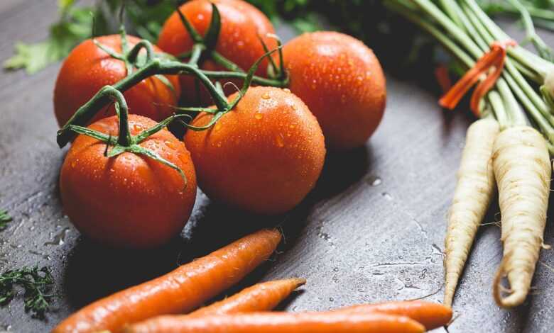 tomatoes, carrots, raddish