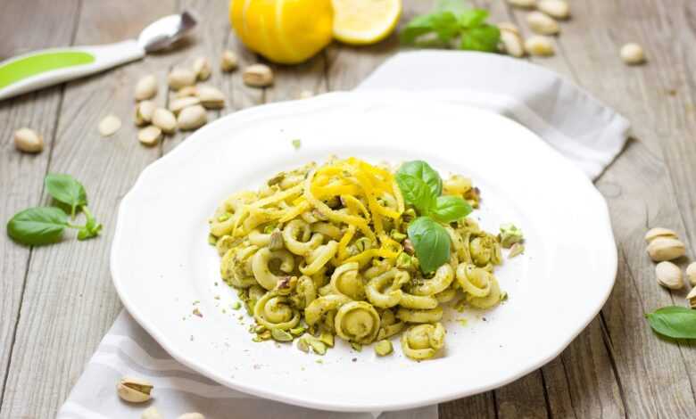 pasta, noodles, pesto