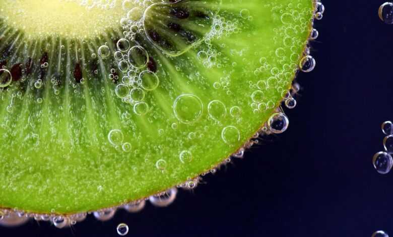 kiwi, kiwi under water, close up, kiwi in the water, coctail, blow, air bubbles, gush, green, fruit, yummy, cute, disc, slice kiwi, kiwi slice, under water, fresh, refreshment, bubble, immersion, kiwi, kiwi, kiwi, kiwi, kiwi