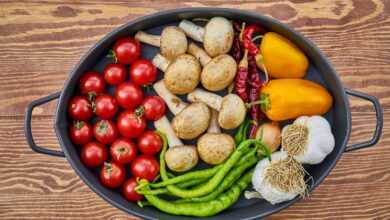 casserole dish, vegetables, mushrooms