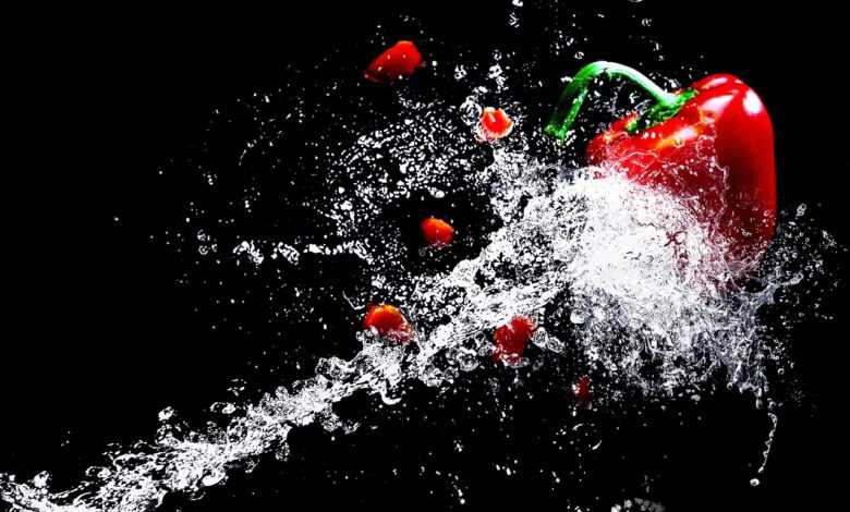 water, paprika, splash