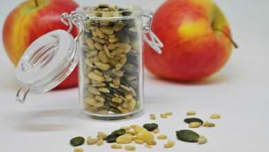 apple, sunflower seeds, pumpkin seeds