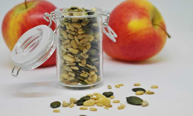 apple, sunflower seeds, pumpkin seeds