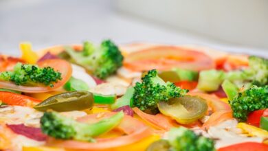 pizza, vegetables, toppings, vegetable pizza, vegetable toppings, pizza toppings, vegetarian pizza, italian, italian cuisine, eat, vegetarian, restaurant, food, healthy, delicious, meal, dinner, pizza, pizza, pizza, pizza, pizza, restaurant, restaurant