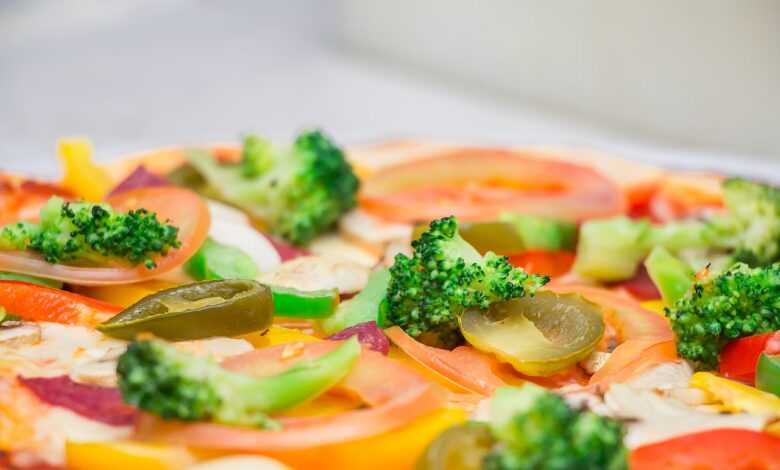 pizza, vegetables, toppings