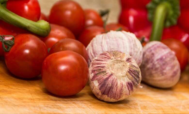 tomatoes, garlic, food