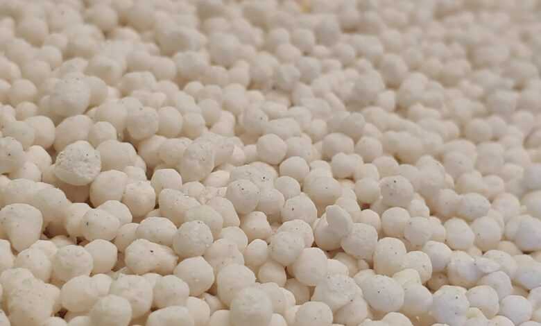 fertilizer, white, balls, pearls, agriculture, garden, agricultural engineering, nitrogen, grow, nourishment, food supply, haber bosch process, fertilizer, fertilizer, fertilizer, nature, fertilizer, fertilizer, nitrogen