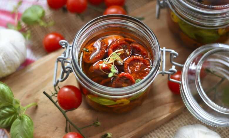 tomatoes, oil, herbs