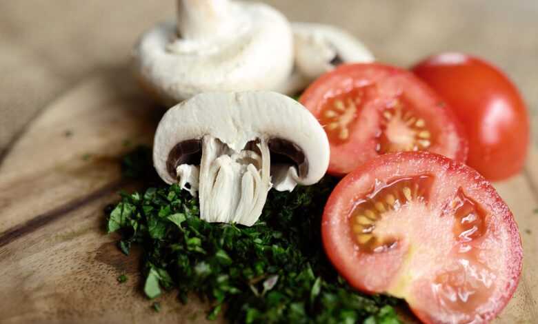 mushrooms, tomatoes, herbs