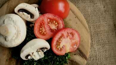 mushrooms, tomatoes, herbs