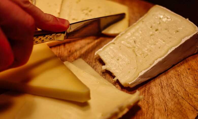 cheese, knife, vegetarian