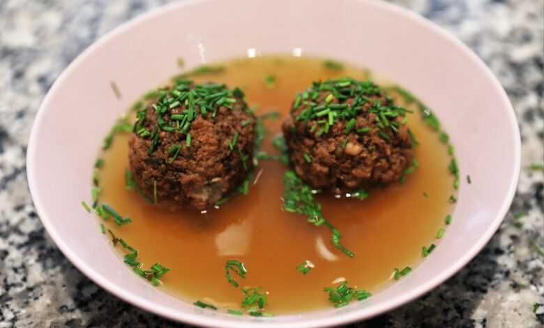 liver dumpling, liver dumpling soup, soup, broth, meal, soup, broth, broth, broth, broth, broth