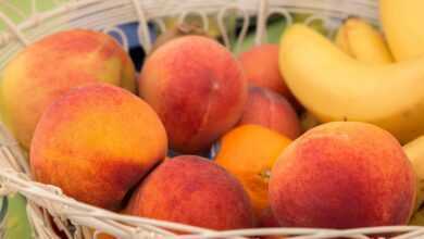 peaches, fruit, fruit basket