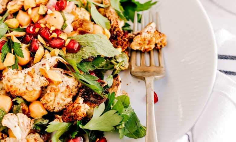 cauliflower with green vegetable